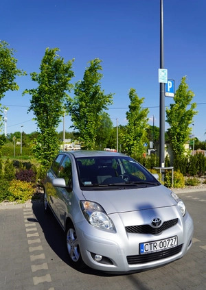 Toyota Yaris cena 18900 przebieg: 213438, rok produkcji 2011 z Toruń małe 172